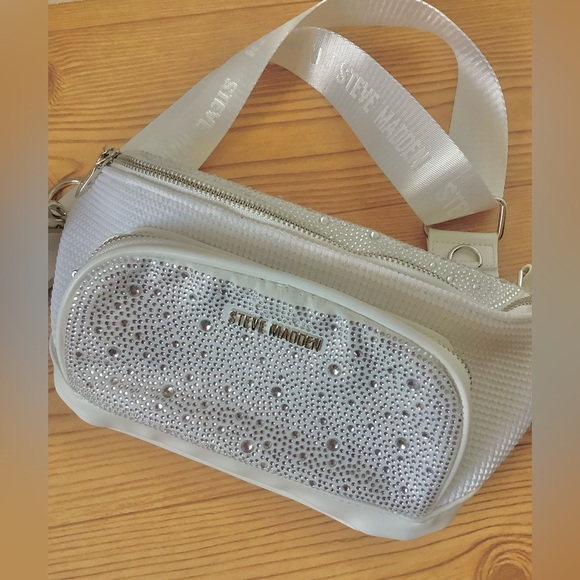 Steve Madden crossbody bag/ fanny pack bag - Picture 1 of 5